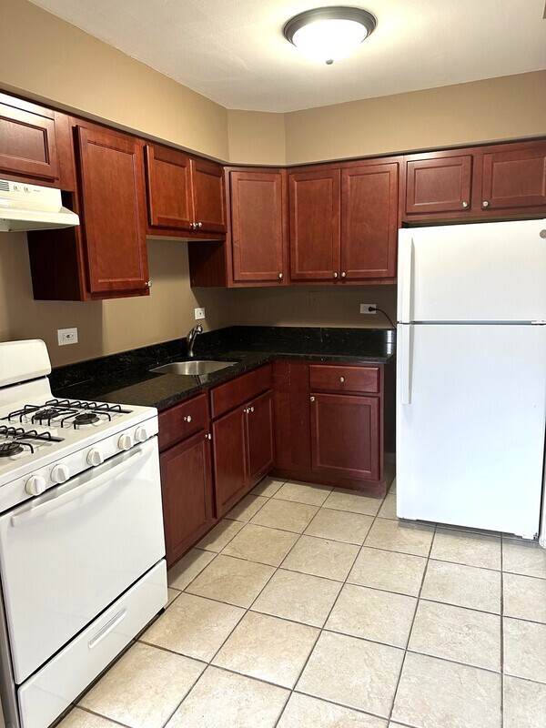 8635 84th Ct Unit 3S, Hickory Hills, IL 60457 Condo for Rent in