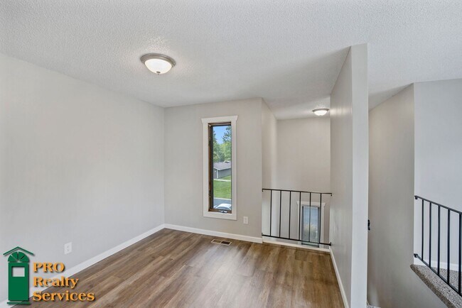 Foto del edificio - 2 Bedroom Townhome In Eagan