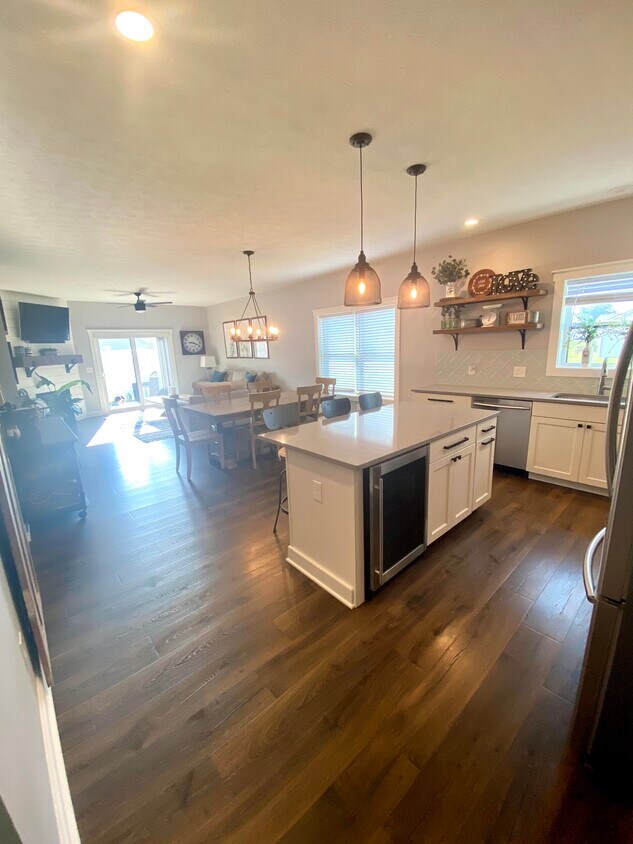 kitchen - 4579 Creekside Dr