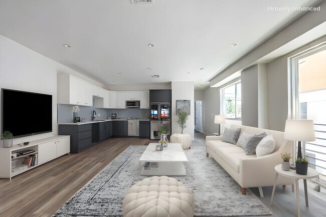 Foto del edificio - Luxury 4 Bedroom 3-Story Townhomes