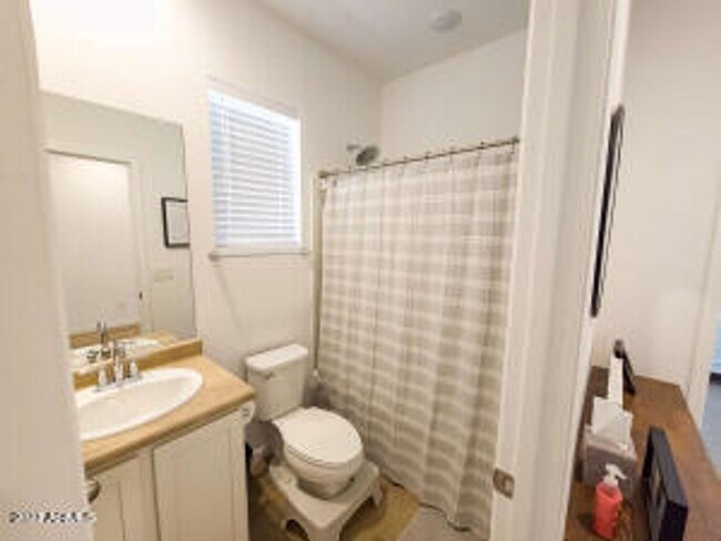 Foto del edificio - Apply Here www.realty480pm.appfolio.com/listings