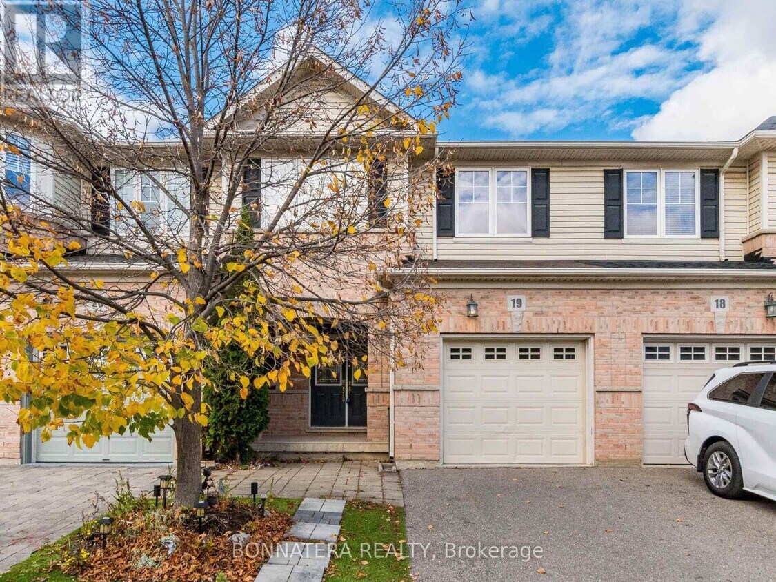 Primary Photo - 3275 Stalybridge Dr