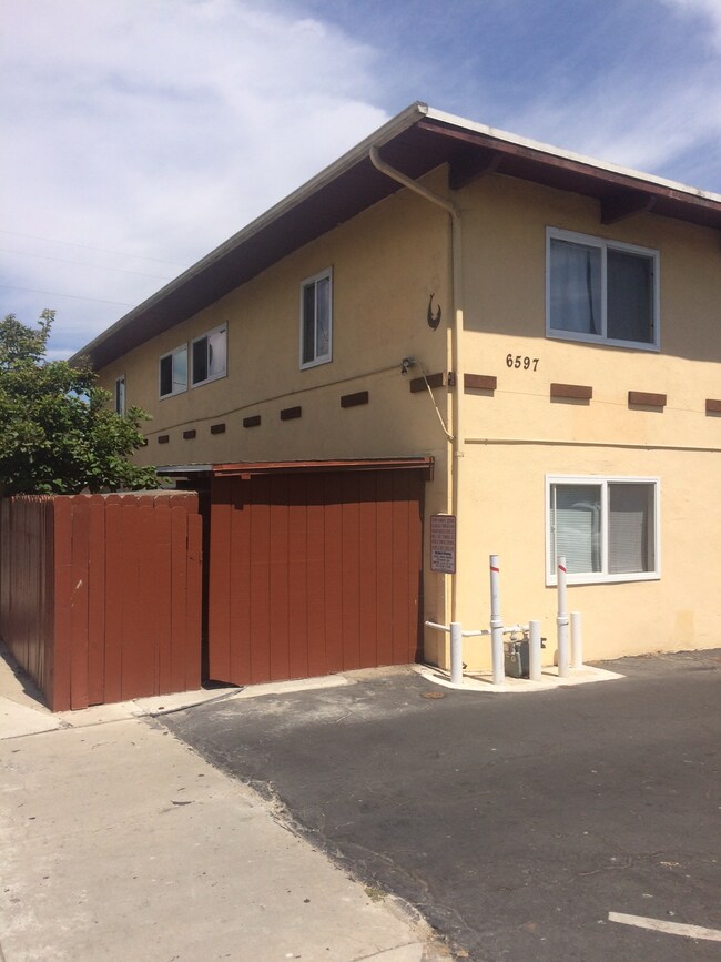 Building Photo - 6597 Trigo Rd