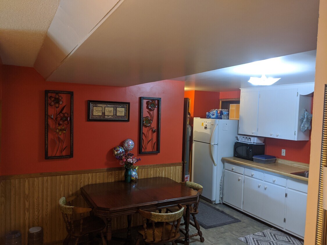 Dining - 217 5th Ave S