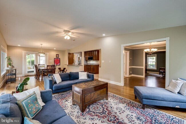 Foto del edificio - 1816 Midlothian Ct