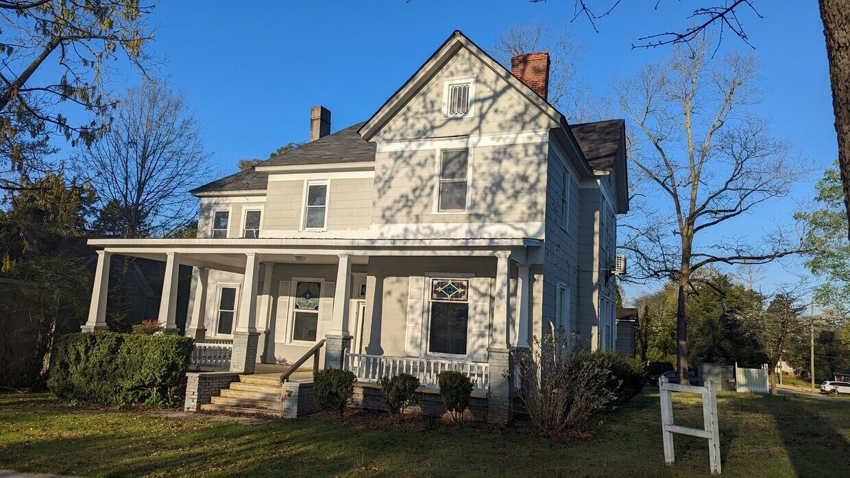 Primary Photo - 109 Ben Hill St