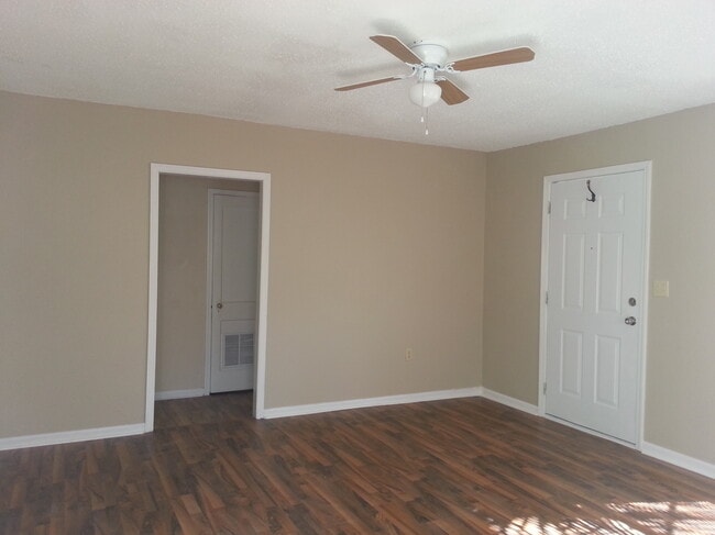 Building Photo - 1413