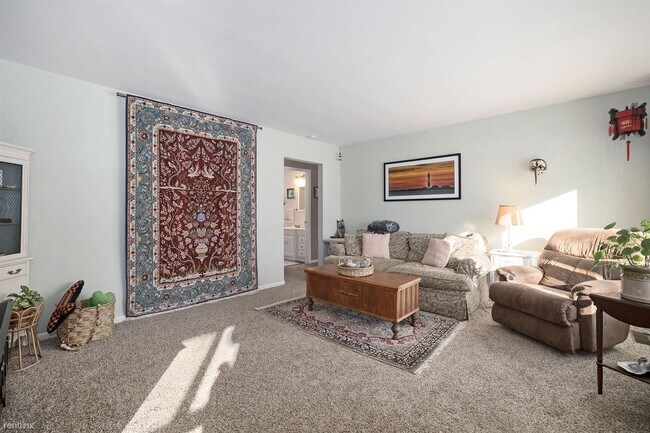 Building Photo - 3 br, 1 bath House - 2664 Hampshire Road