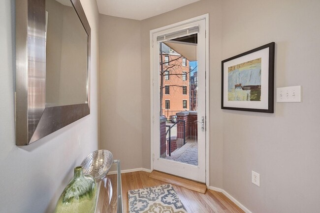 Photo - 1662 N Quinn St House