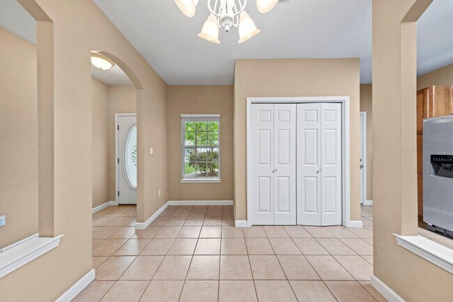 Building Photo - 23 Trevor Dr