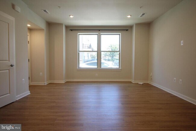 Foto del edificio - 2154 Glacier Rd