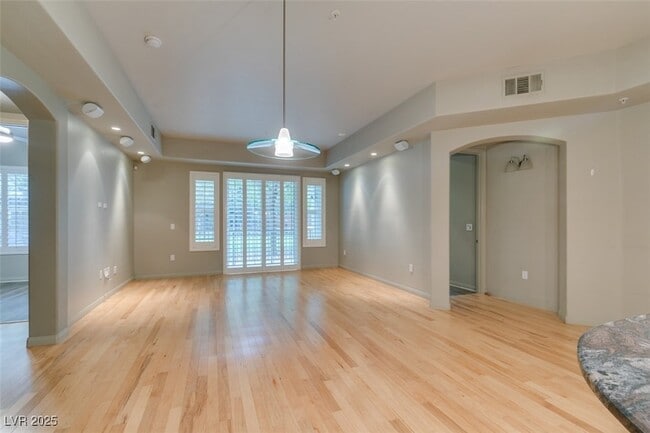 Building Photo - 56 E Serene Ave