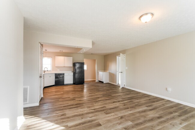 Building Photo - 6061 Middle Dr
