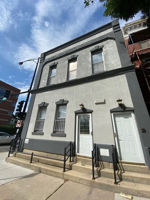 Primary Photo - 1000 N Wood St