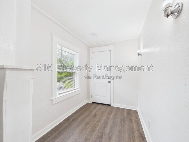 Foto del edificio - 6921 Prospect Ave