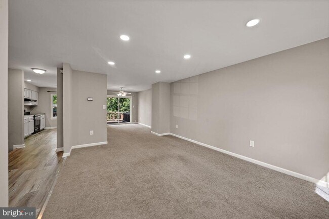 Foto del edificio - 3924 Collis Oak Ct