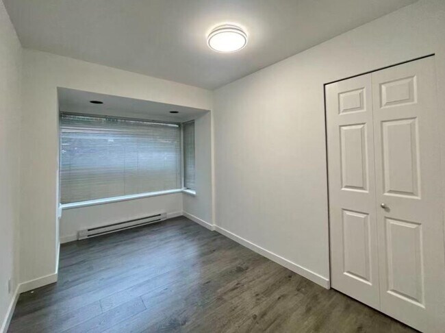 Photo du bâtiment - 2 bedroom in Burnaby BC V5J 2X7