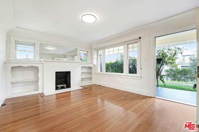 Building Photo - 11970 Darlington Ave