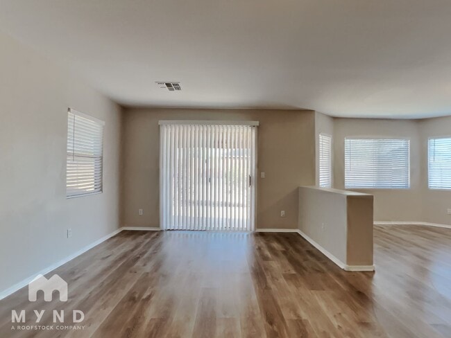 Building Photo - 12622 W Myer Ln