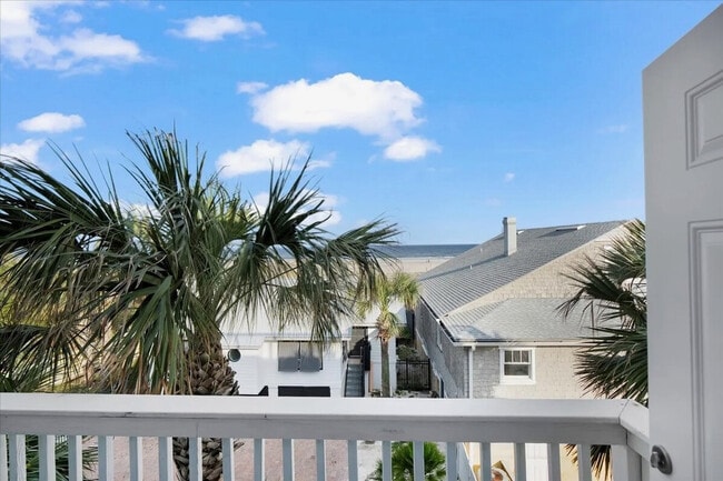 Building Photo - 3 1st St