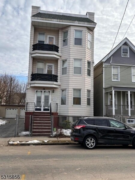 Primary Photo - 38 Maple Ave