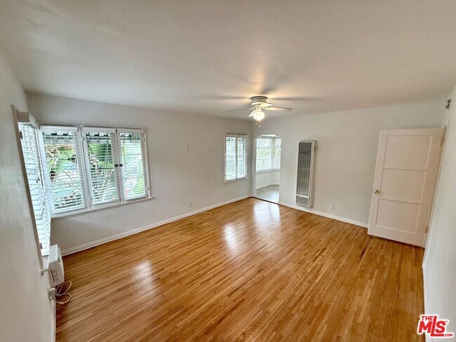 Foto del edificio - 1155 N Genesee Ave