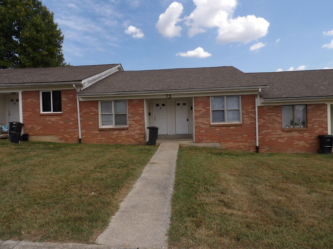 Primary Photo - 75 Ashwood Ct