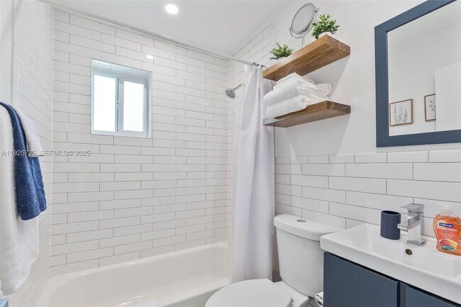 Foto del edificio - 260 NE 46th St