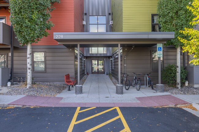 Foto del edificio - 228 S Cottonwood Rd