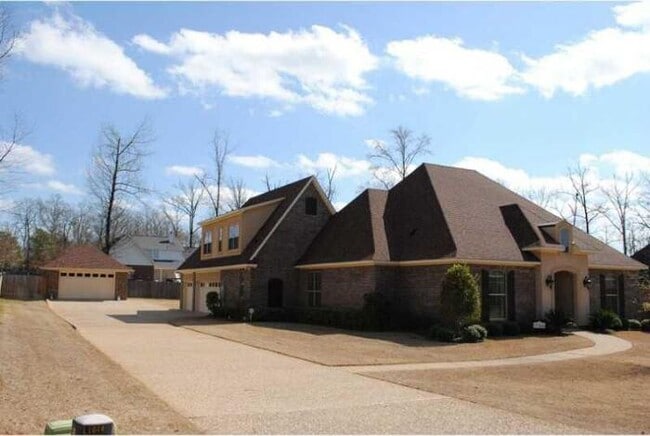 Building Photo - *BEAUTIFUL HOME IN HAUGHTON**POOL*