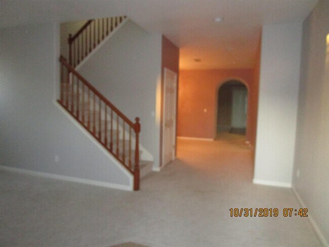 Building Photo - 5526 Ravine Ct