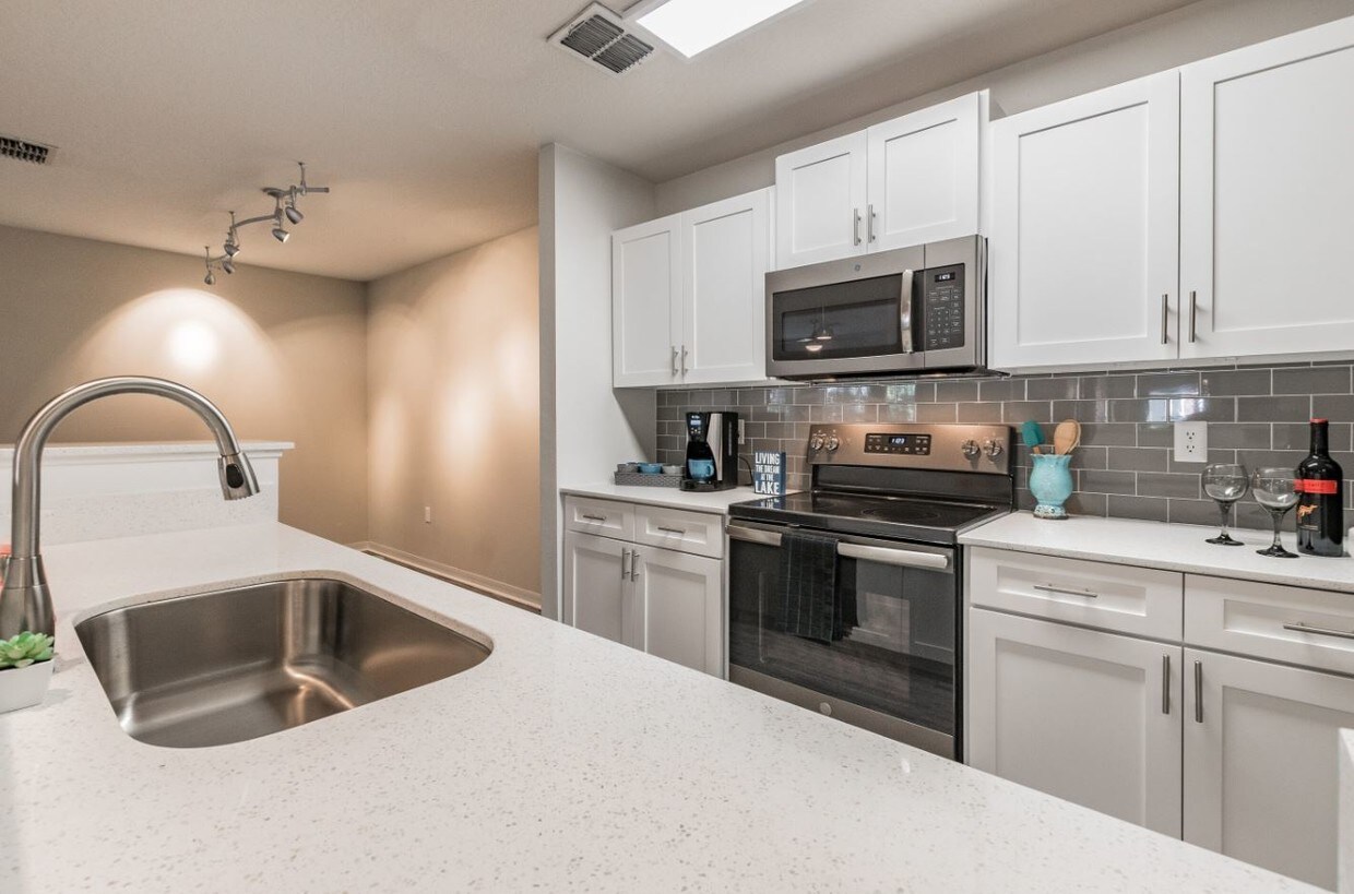 Enclave at Lake Underhill Apartments 4004 Lake Underhill Rd Orlando