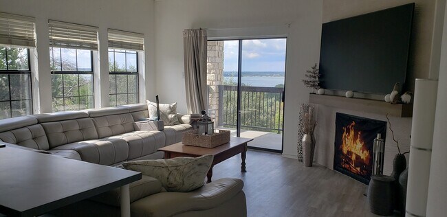 Foto del edificio - 26035 Heartwood Dr