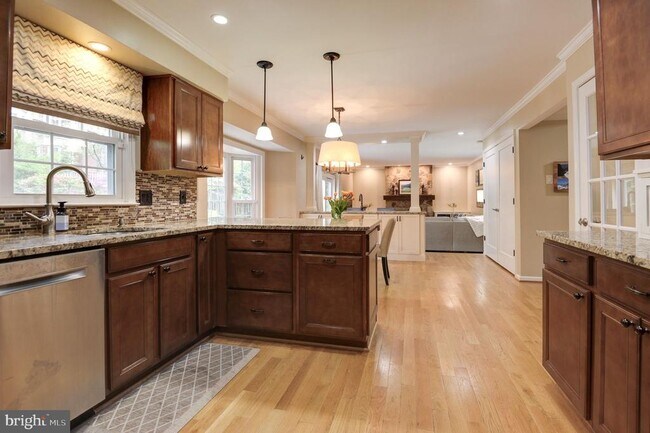 Building Photo - 2652 Oakton Glen Dr