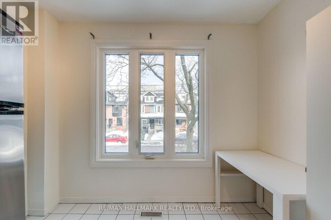 Building Photo - 6 Empire Ave