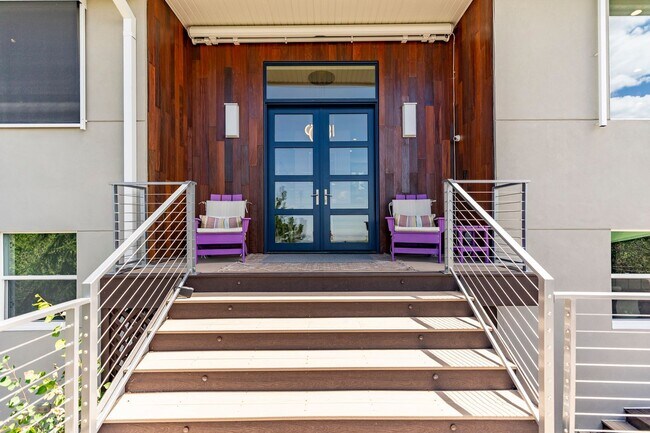 Foto del edificio - Stunning 5-Bedroom Modern Home with Panora...