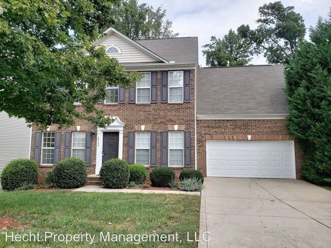 homes for rent near me under 700