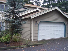 Building Photo - 2816 Falk Rd