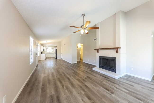 Foto del edificio - 8938 N 64th Ln