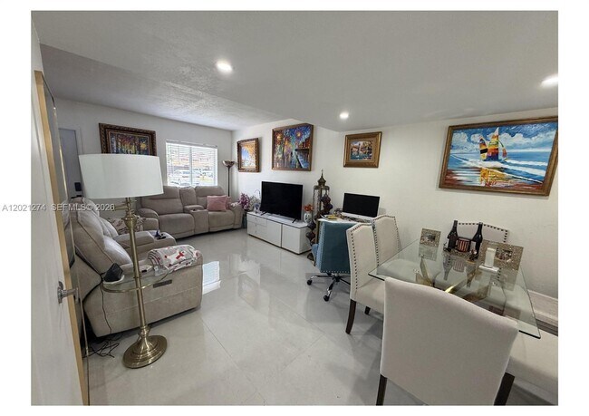 Foto del edificio - 8265 NW 6th Terrace