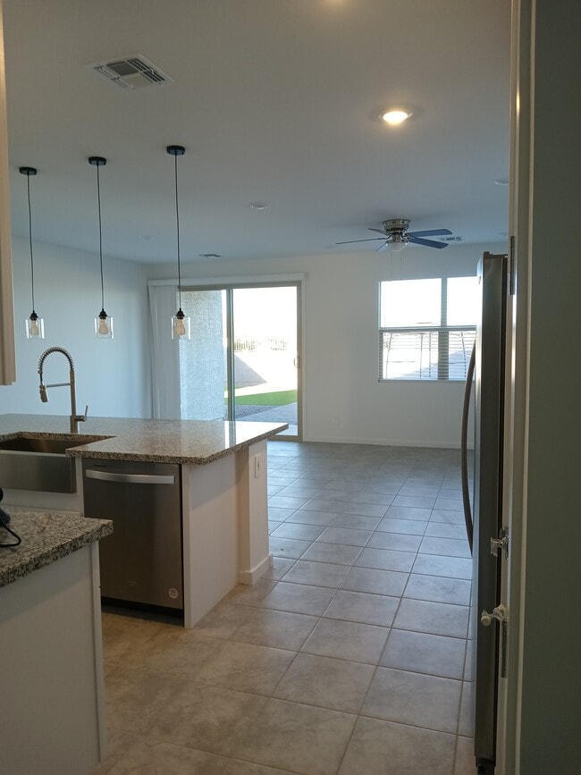 Building Photo - 9042 S 69th Dr