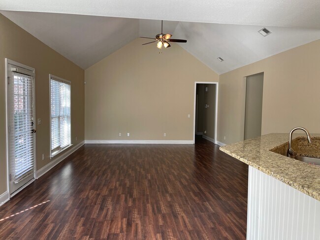 Building Photo - 504 Trinity Ave