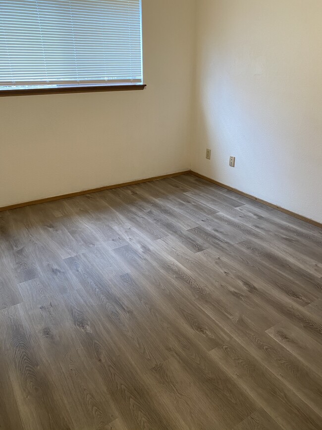 Master bedroom - 12708 13th Ln SW