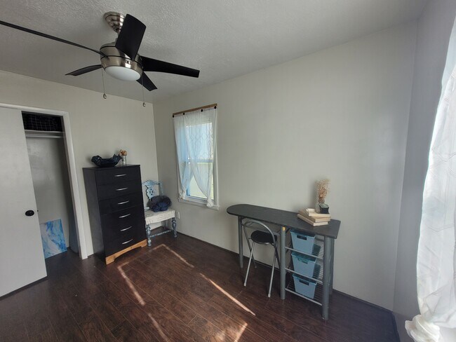 Foto del edificio - 329 Hyacinth Ave