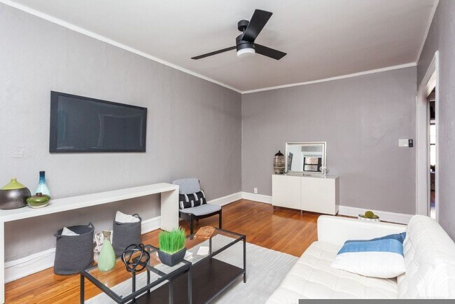 Foto del edificio - 629 W Cornelia Ave