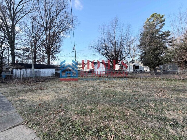 Foto del edificio - Three Bedroom House | Large Backyard