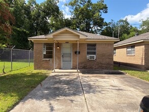 Building Photo - 3403 Brill St