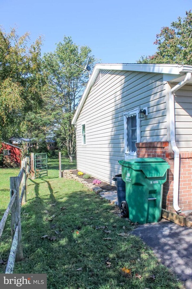 1043 Laurich Dr, Chambersburg, PA 17202 House Rental in Chambersburg