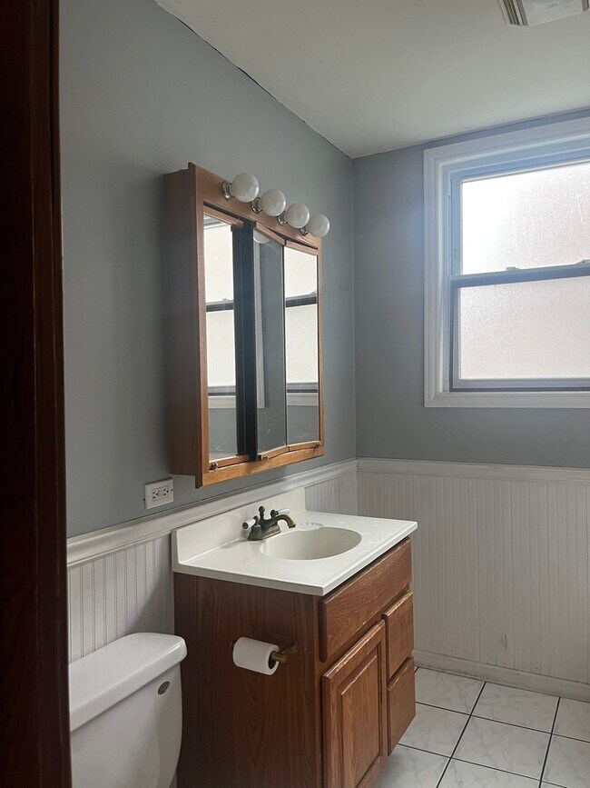 Foto del edificio - 12631 Elm St