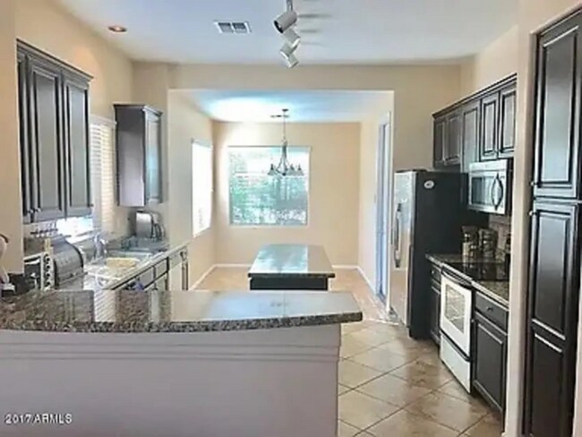 Foto del edificio - 522 W Julie Dr